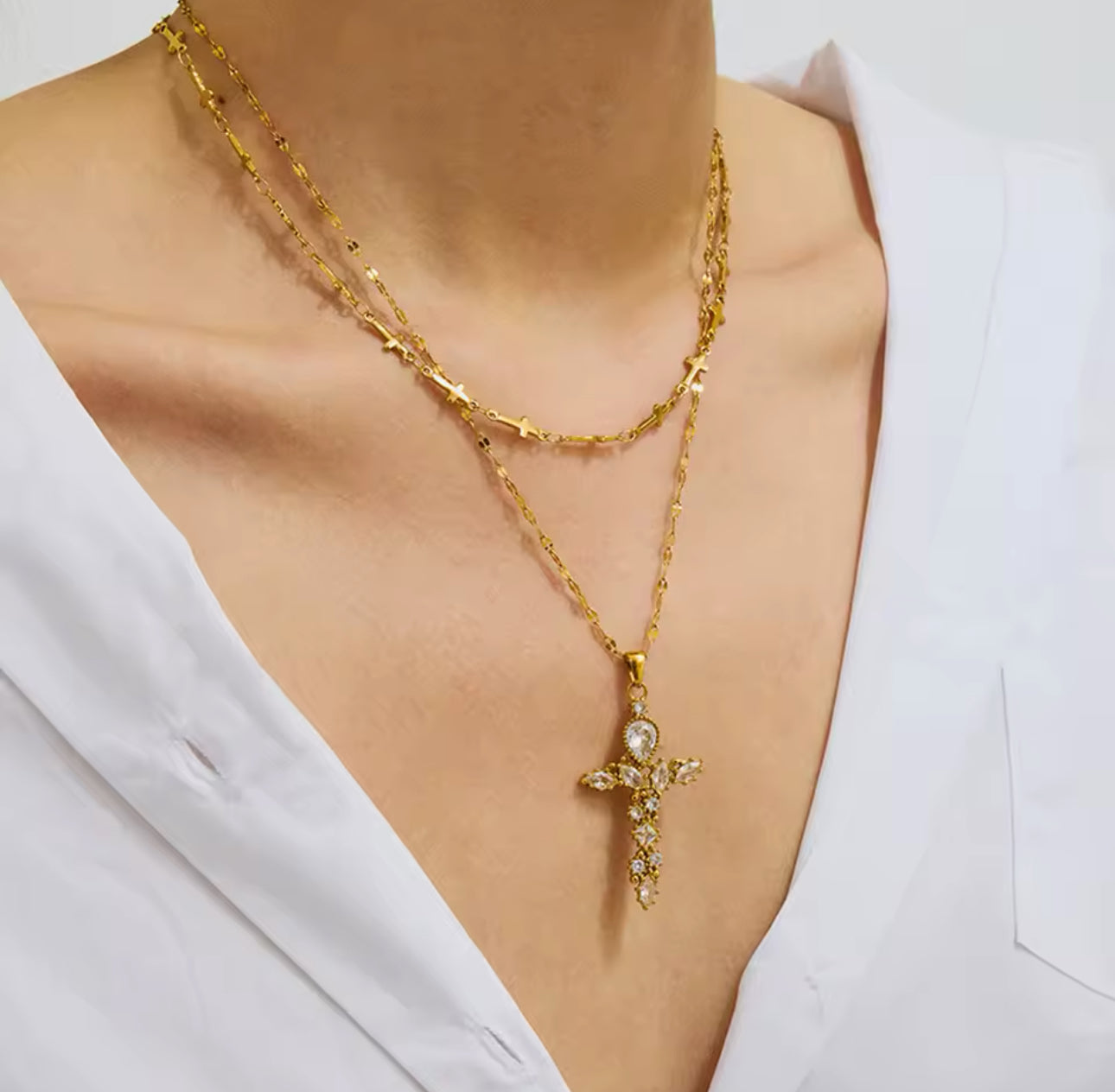 Collar cruz brillante