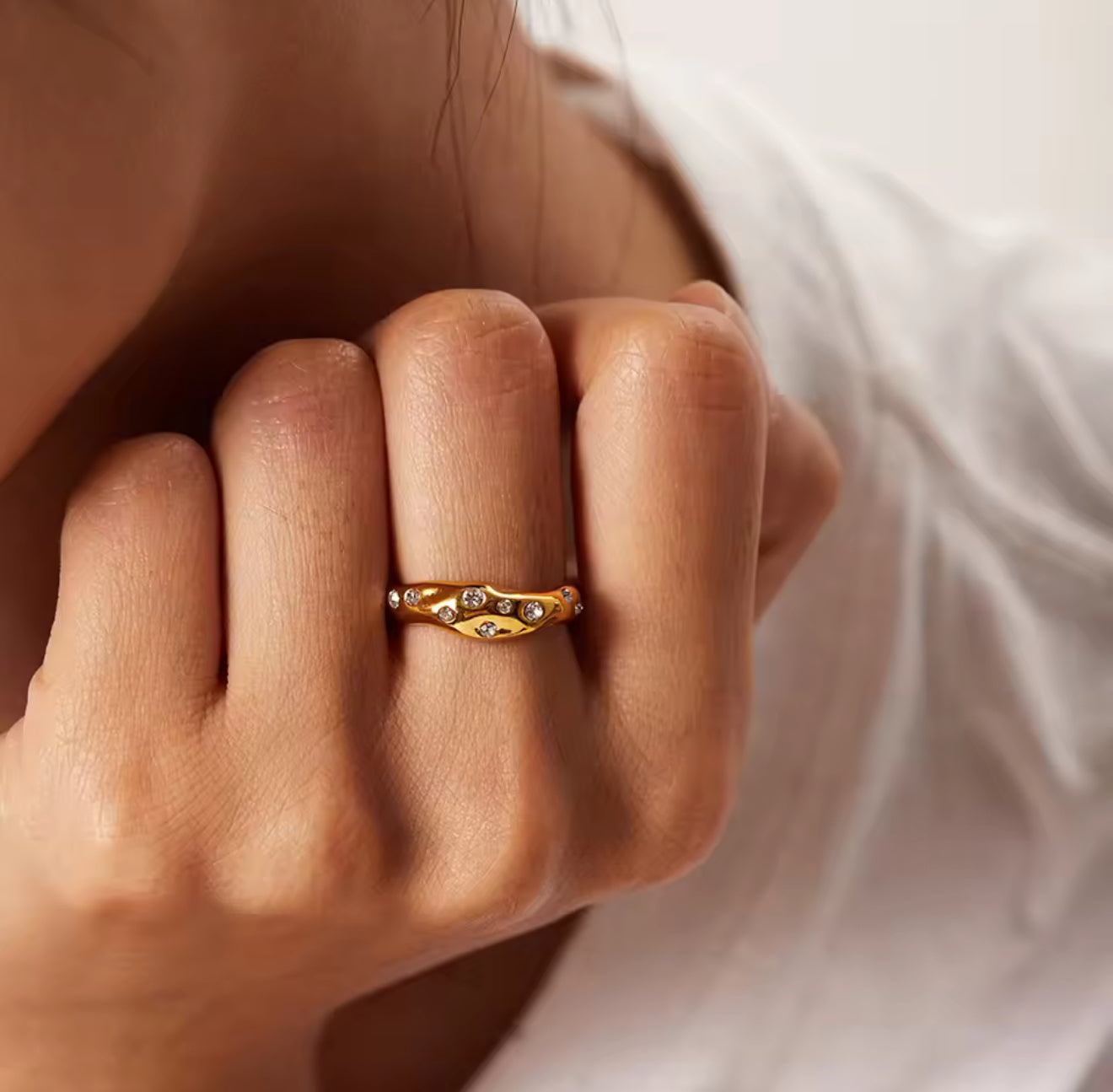 Anillo Naira